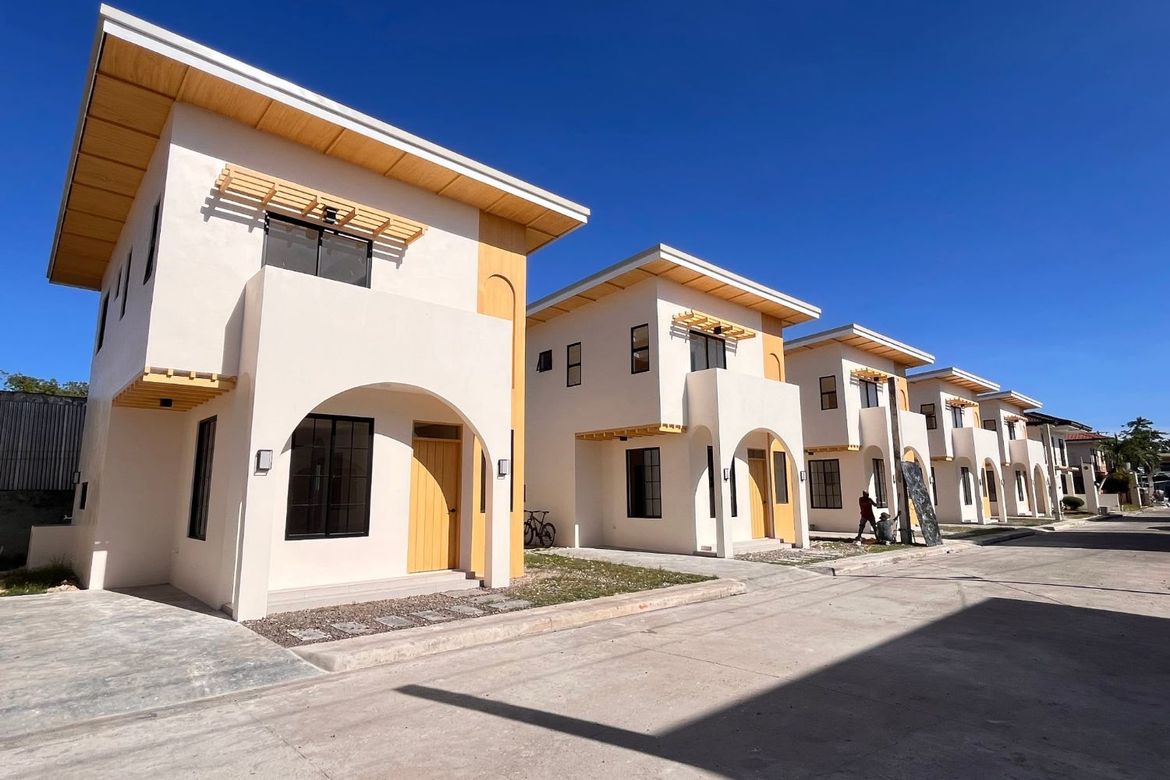 4 Bedroom House for Sale in Buaya, Lapu-Lapu, Cebu