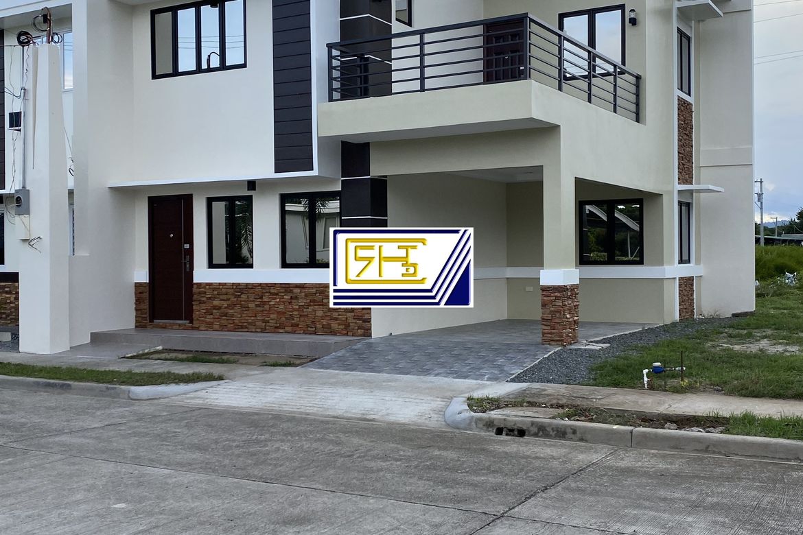 4 Bedroom House for Sale in Buhay Na Sapa, San Juan, Batangas