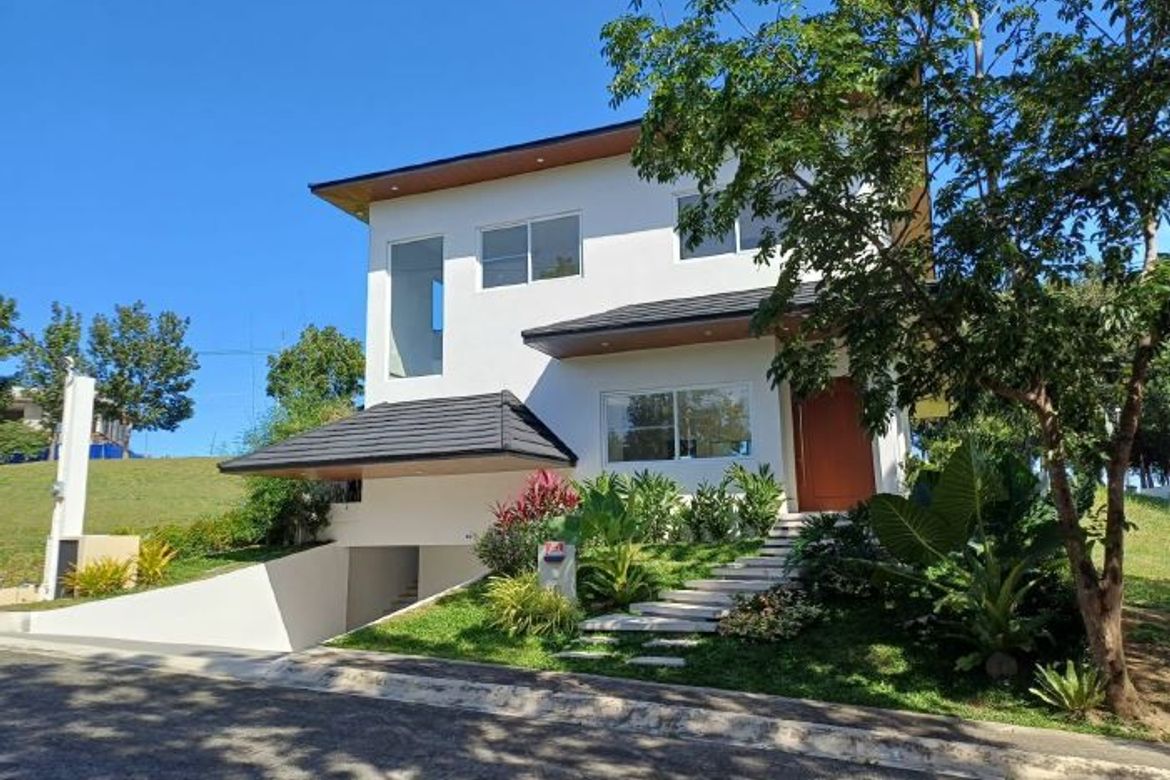 4 Bedroom House for Sale in Cabilang Baybay, Carmona, Cavite