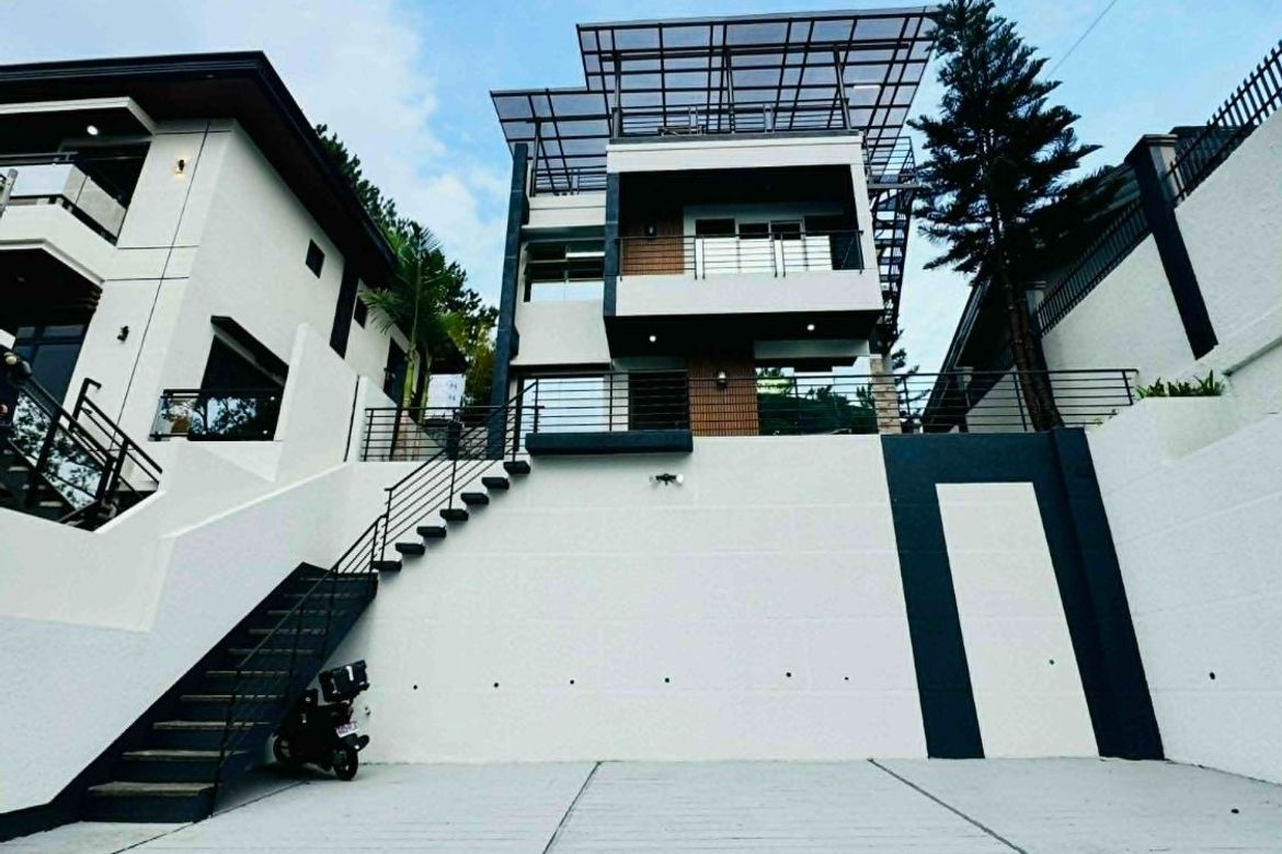 4 Bedroom House for Sale in Camp 7, Baguio, Benguet