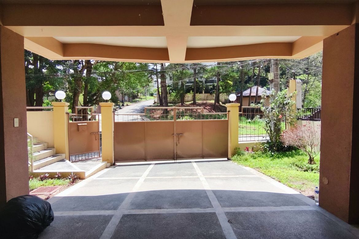 4 Bedroom House for Sale in Camp 7, Baguio, Benguet – photo 2