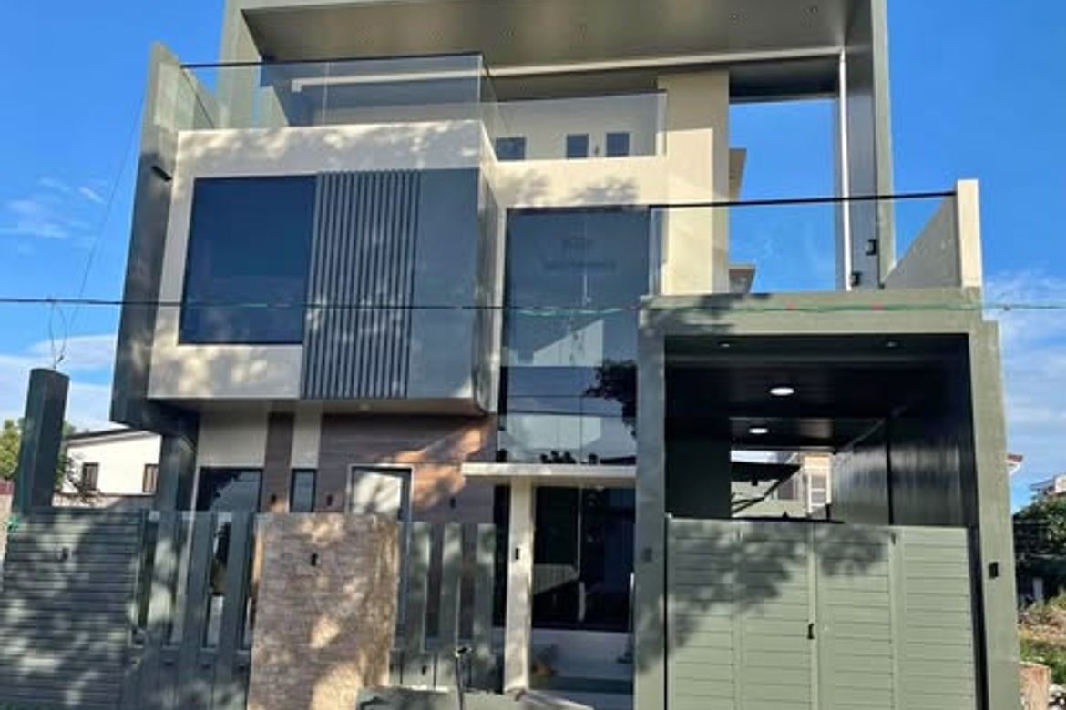 4 Bedroom House for Sale in Canlalay, Biñan, Laguna