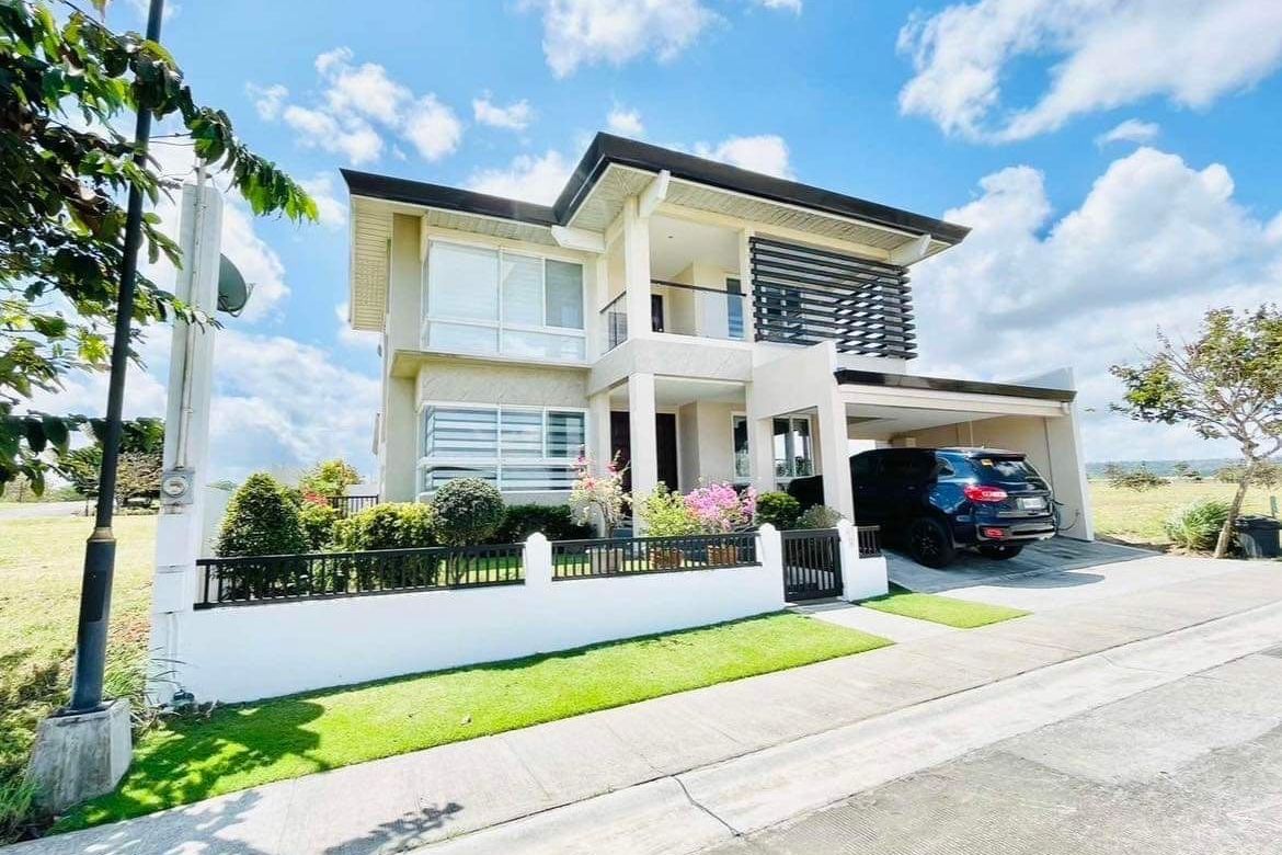 4 Bedroom House for Sale in Canlubang, Calamba, Laguna
