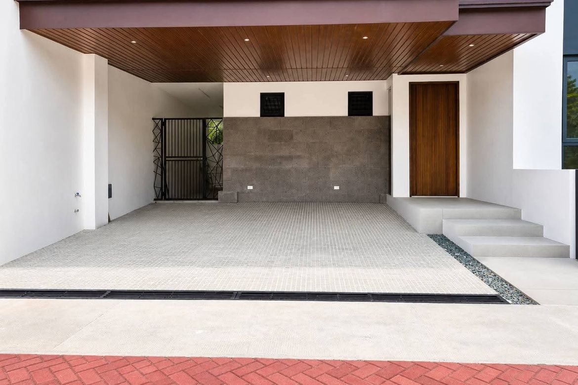4 Bedroom House for Sale in Canlubang, Calamba, Laguna – photo 2