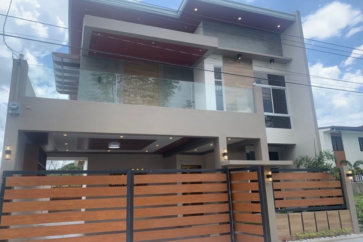 4 Bedroom House for Sale in Capaya, Angeles, Pampanga