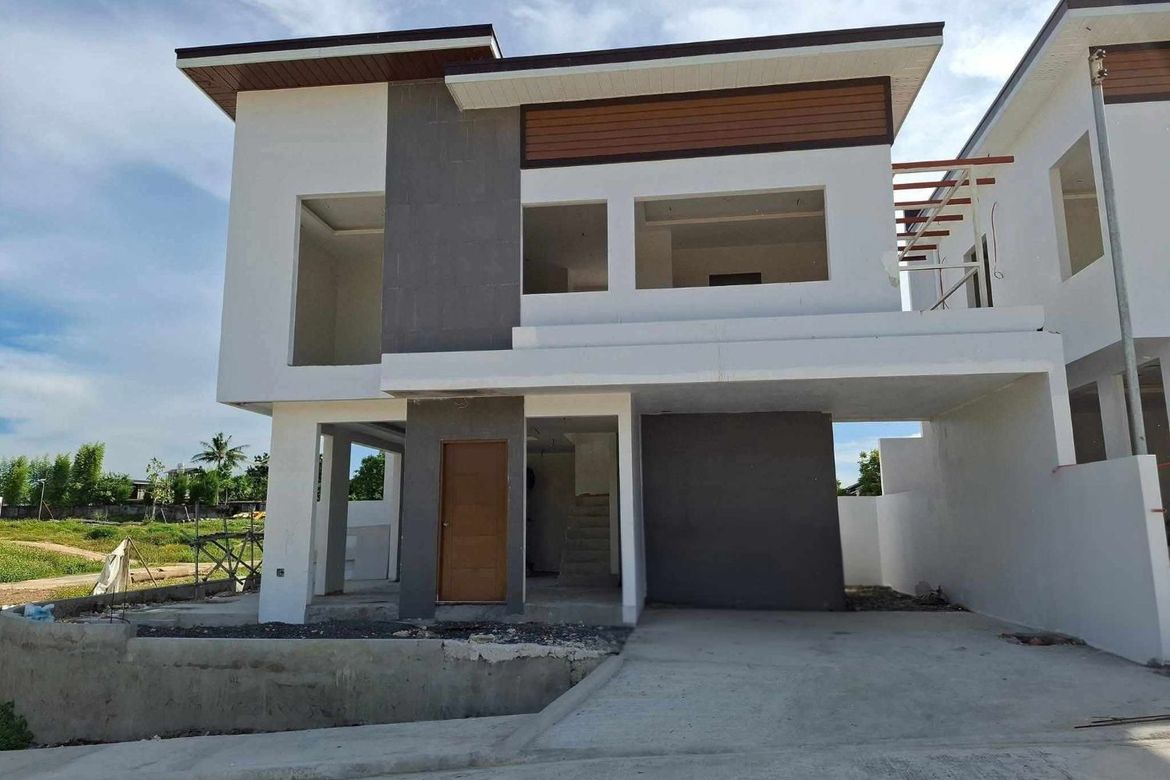 4 Bedroom House for Sale in Catarman, Liloan, Cebu
