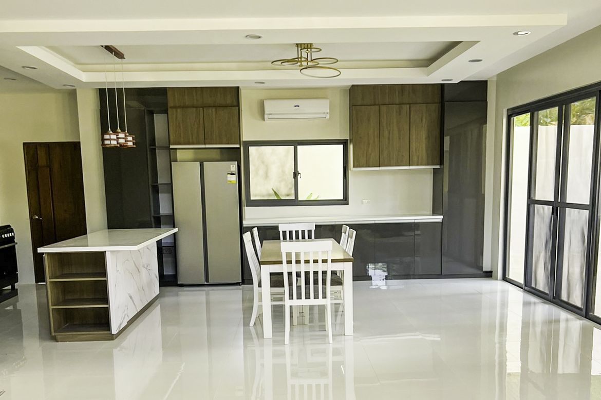 4 Bedroom House for Sale in Chateaux De Paris, Inchican, Silang, Cavite – photo 3