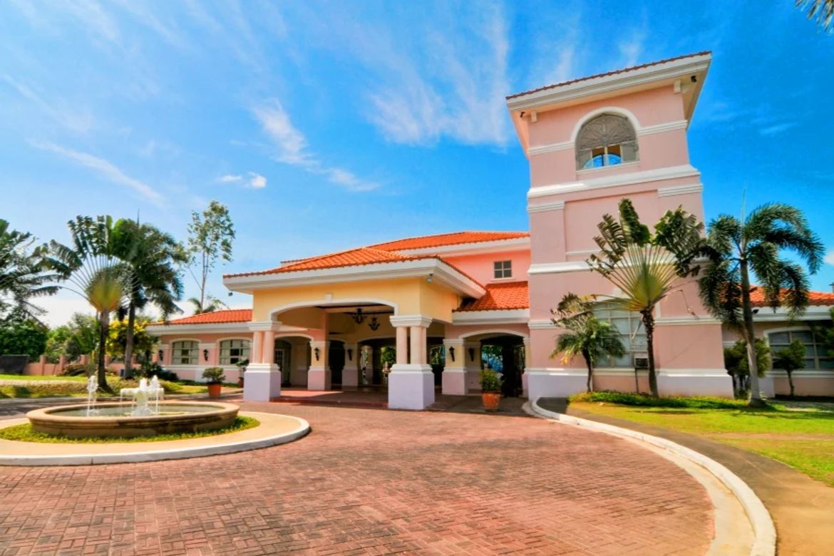 4 Bedroom House for Sale in CITTA ITALIA, Molino II, Bacoor, Cavite – photo 6