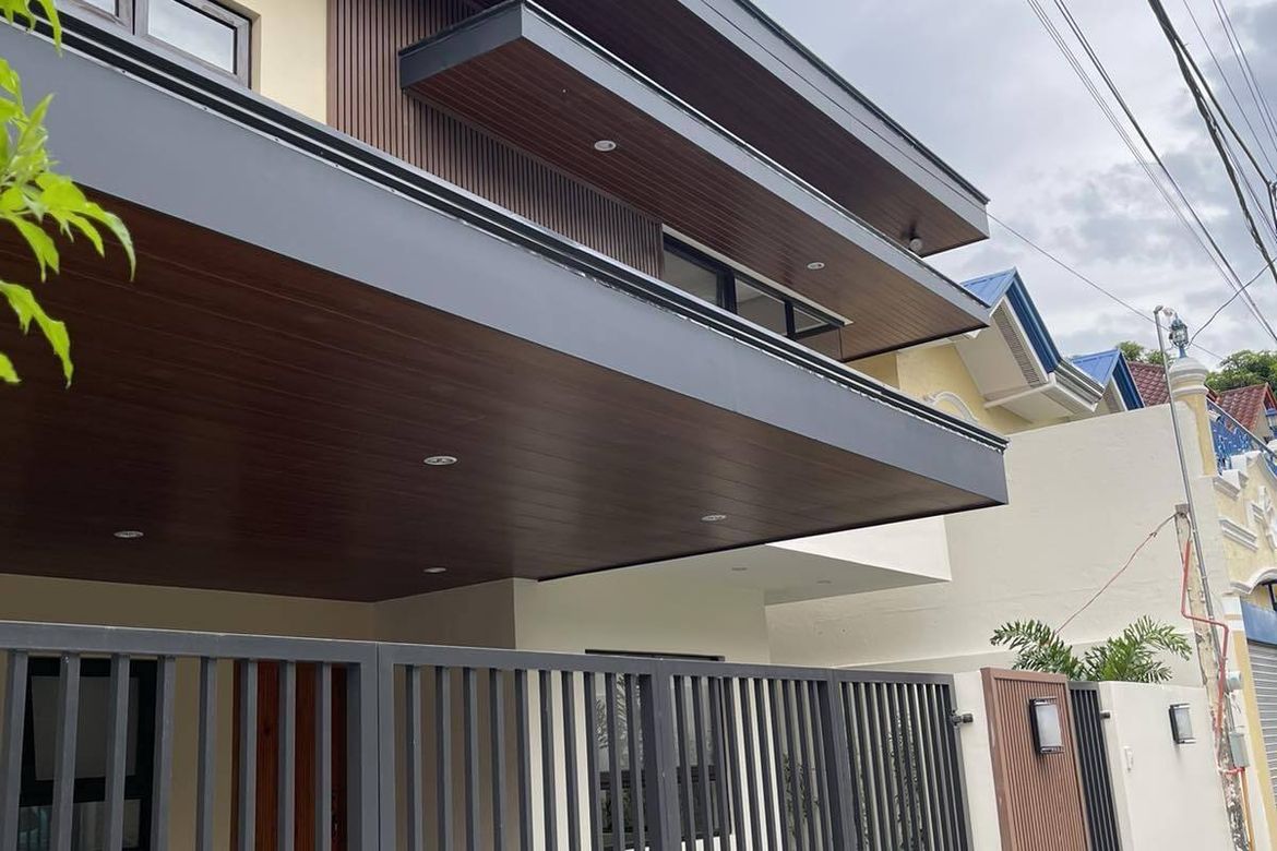 4 Bedroom House for Sale in Cittadella Executive Village, Pulang Lupa Dos, Las Piñas, Metro Manila