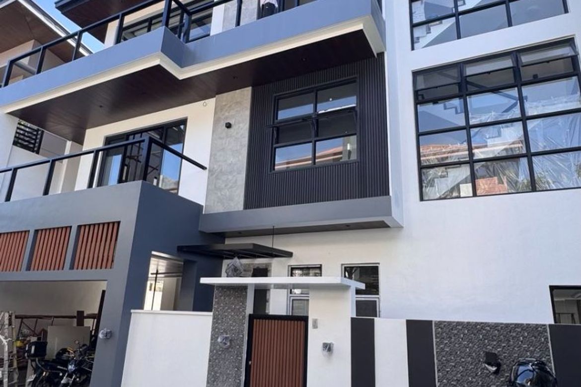 4 Bedroom House for Sale in Commonwealth, Quezon City, Metro Manila – photo 8