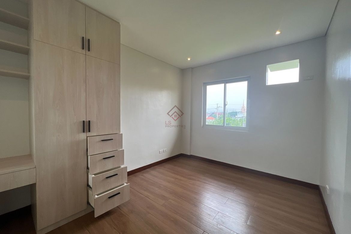 4 Bedroom House for Sale in Concepcion Uno, Marikina, Metro Manila – photo 2