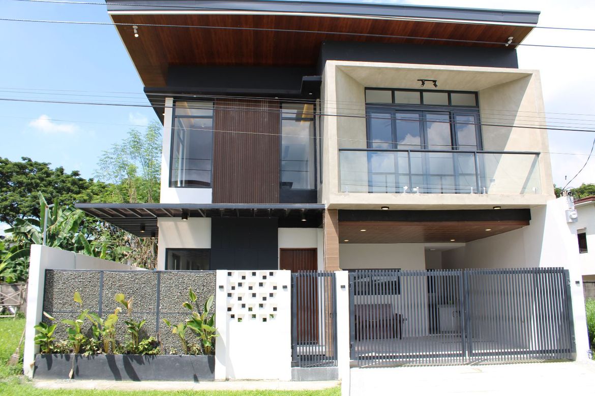 4 Bedroom House for Sale in Cuayan, Angeles, Pampanga