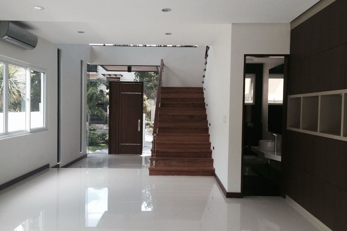 4 Bedroom House for Sale in Cupang, Muntinlupa, Metro Manila – photo 2