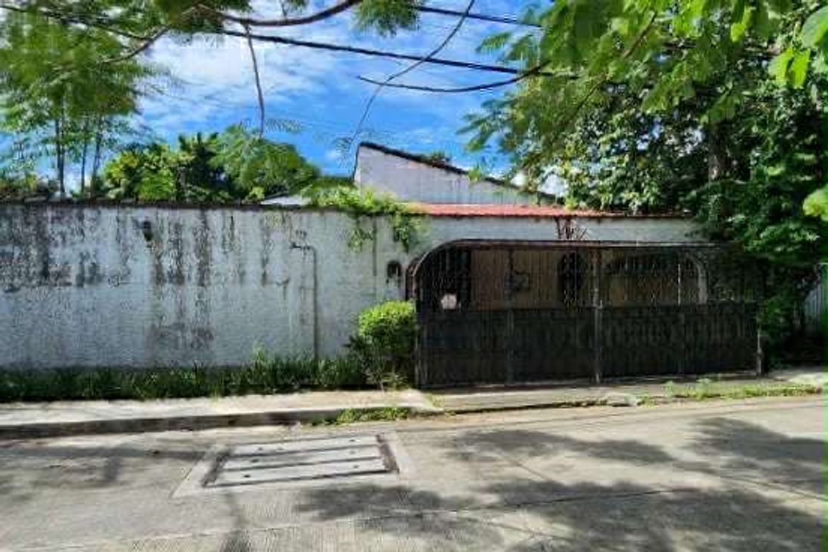 4 Bedroom House for Sale in Cupang, Muntinlupa, Metro Manila