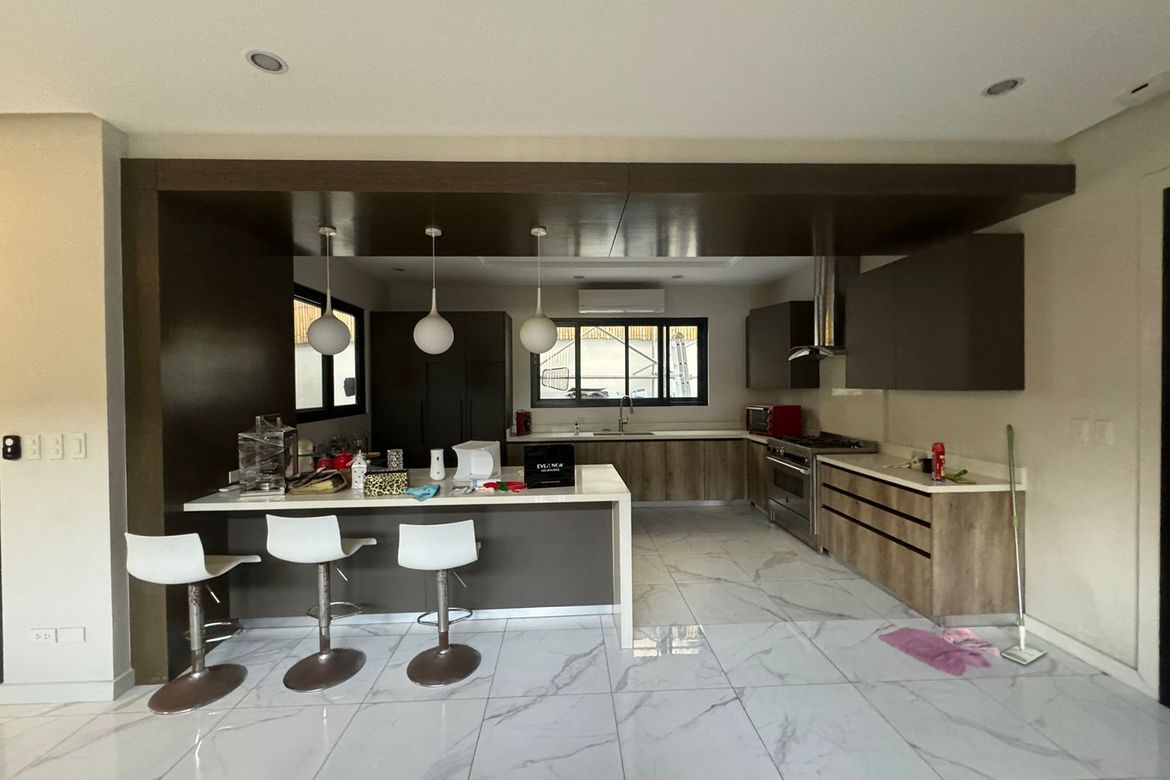 4 Bedroom House for Sale in Cupang, Muntinlupa, Metro Manila