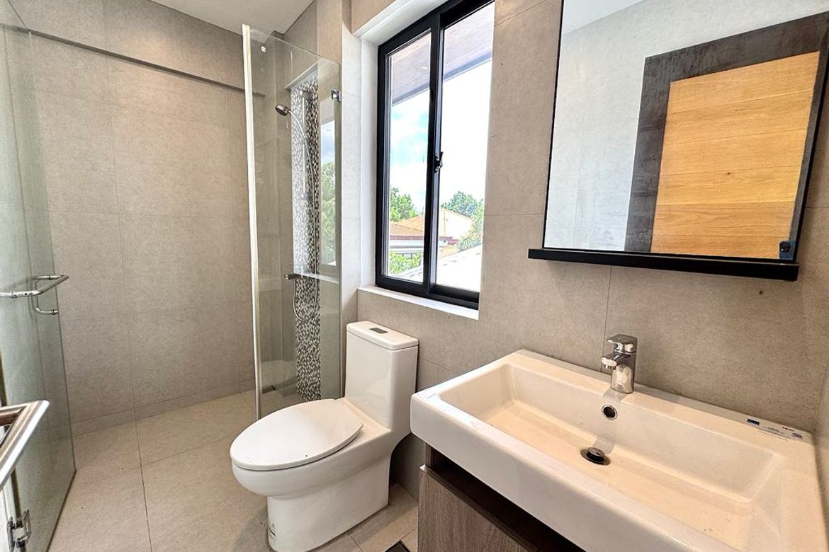 4 Bedroom House for Sale in Cupang, Muntinlupa, Metro Manila – photo 2