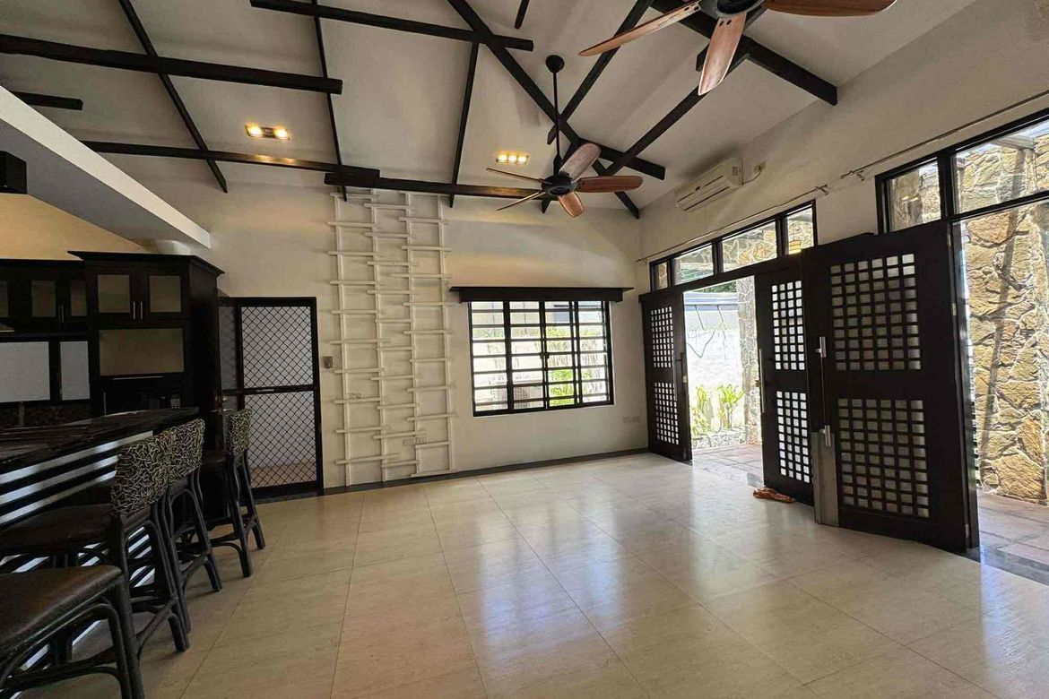 4 Bedroom House for Sale in Cutcut, Angeles, Pampanga