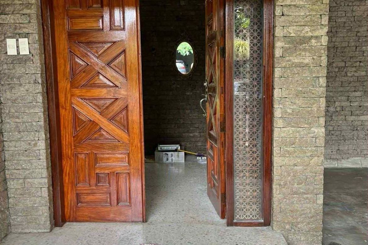 4 Bedroom House for Sale in Dasmariñas North, Makati, Metro Manila near MRT-3 Ayala – photo 2