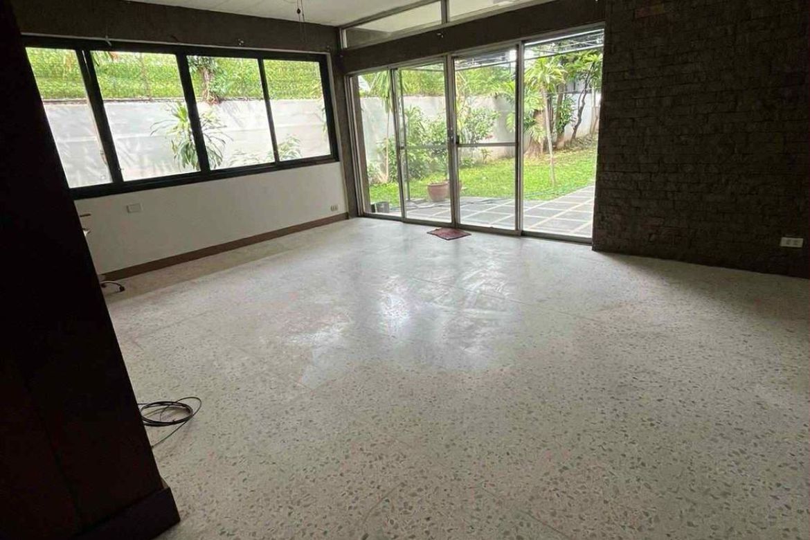4 Bedroom House for Sale in Dasmariñas North, Makati, Metro Manila near MRT-3 Ayala – photo 7
