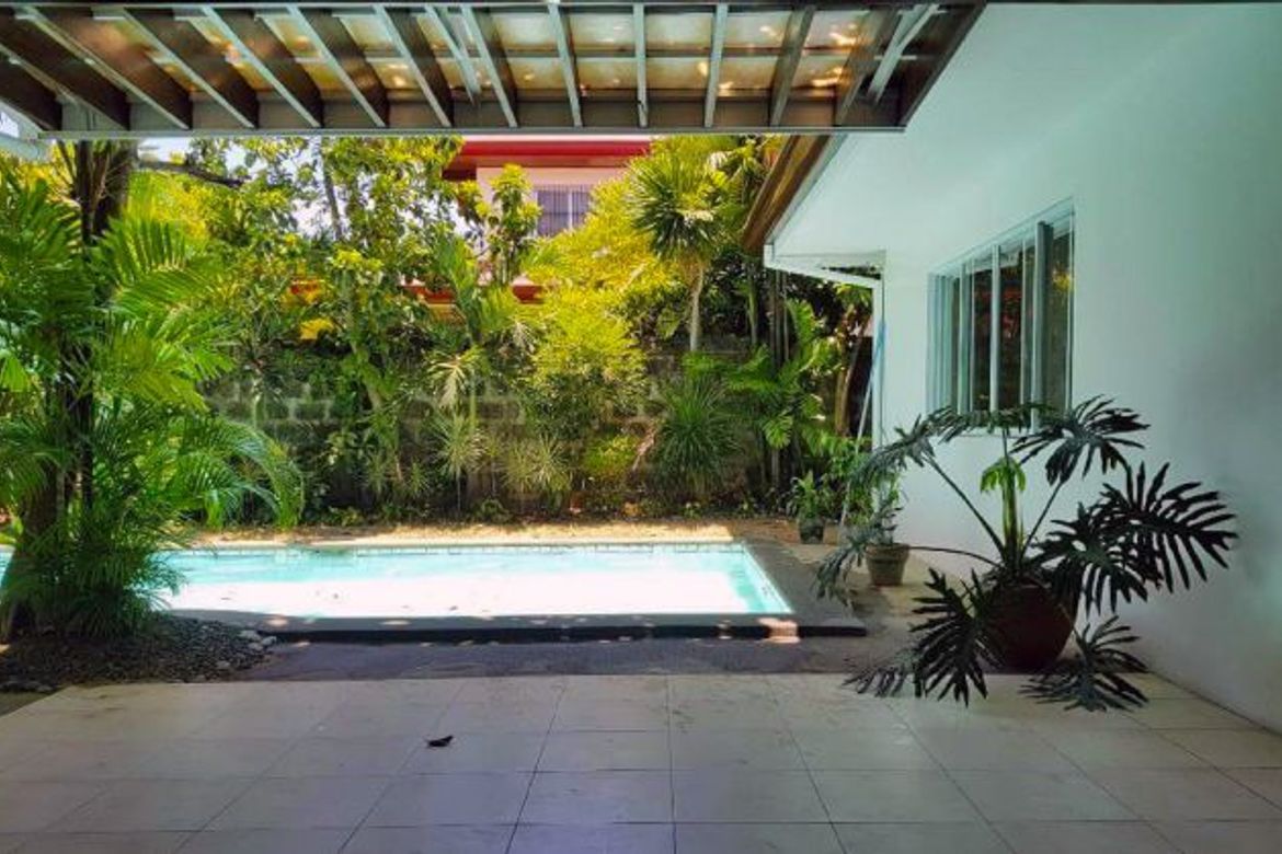 4 Bedroom House for Sale in Dasmariñas Village, Dasmariñas North, Makati, Metro Manila near MRT-3 Magallanes