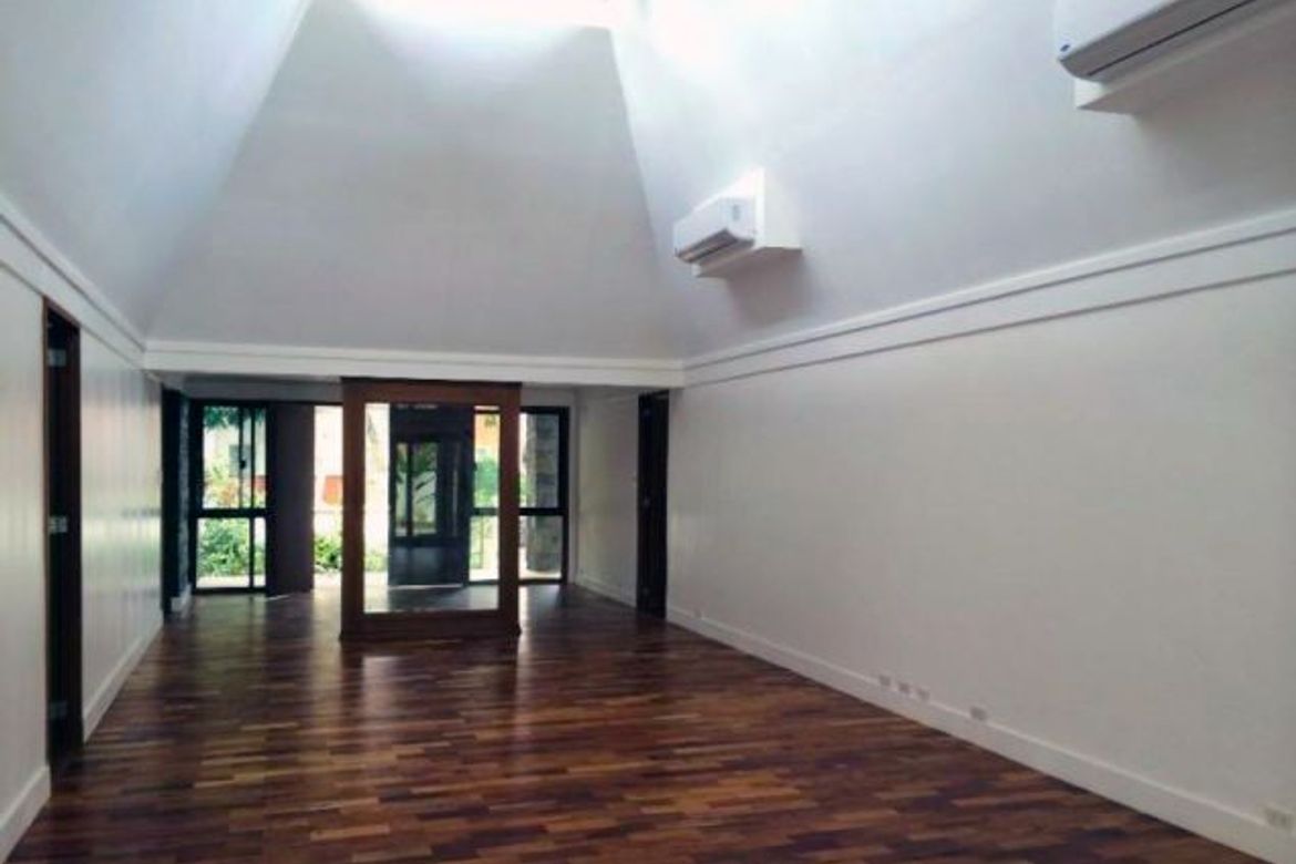 4 Bedroom House for Sale in Dasmariñas Village, Dasmariñas North, Makati, Metro Manila near MRT-3 Magallanes – photo 2