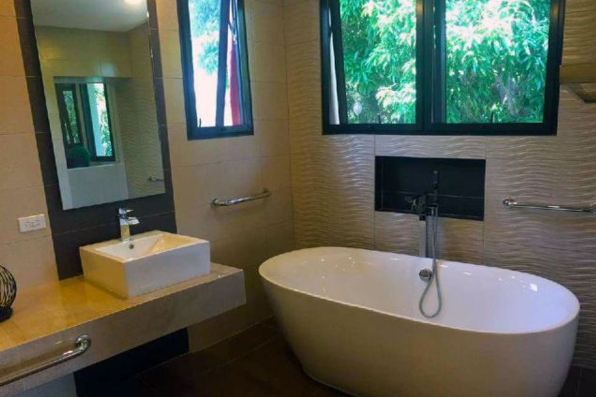 4 Bedroom House for Sale in Dasmariñas Village, Dasmariñas North, Makati, Metro Manila near MRT-3 Magallanes – photo 4