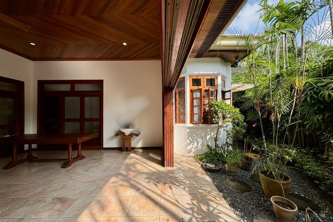 4 Bedroom House for Sale in Dasmariñas Village, Dasmariñas North, Makati, Metro Manila near MRT-3 Magallanes