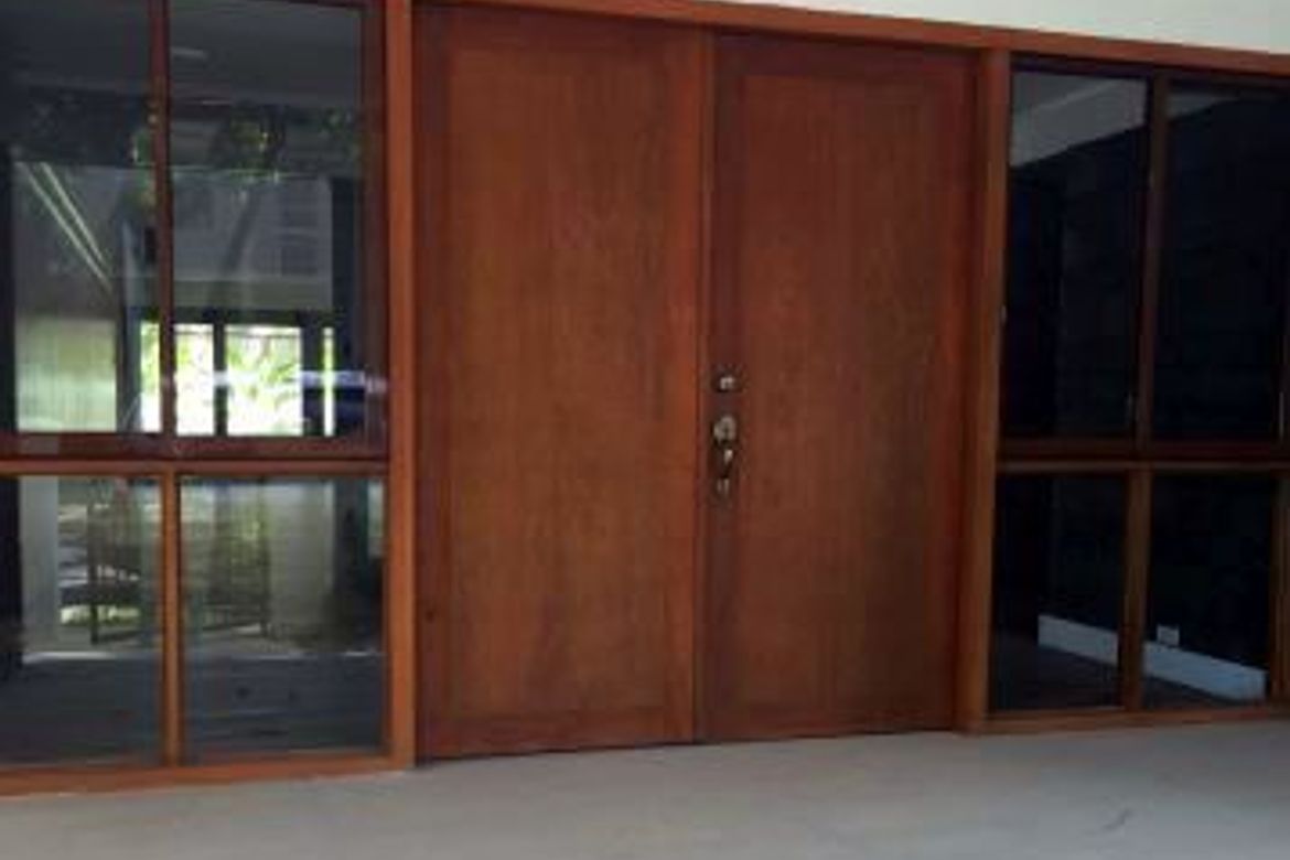4 Bedroom House for Sale in Dasmariñas Village, Dasmariñas North, Makati, Metro Manila near MRT-3 Magallanes