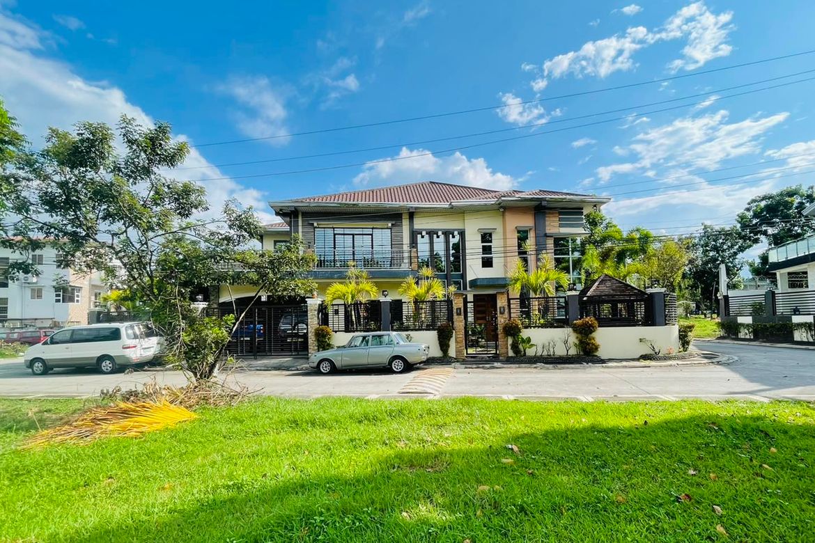4 Bedroom House for Sale in Dau, Mabalacat, Pampanga
