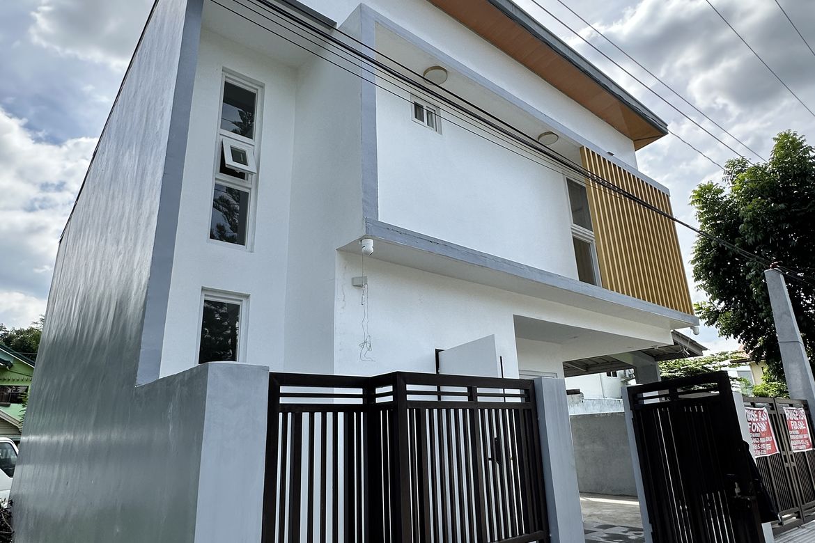 4 Bedroom House for Sale in Dau, Mabalacat, Pampanga