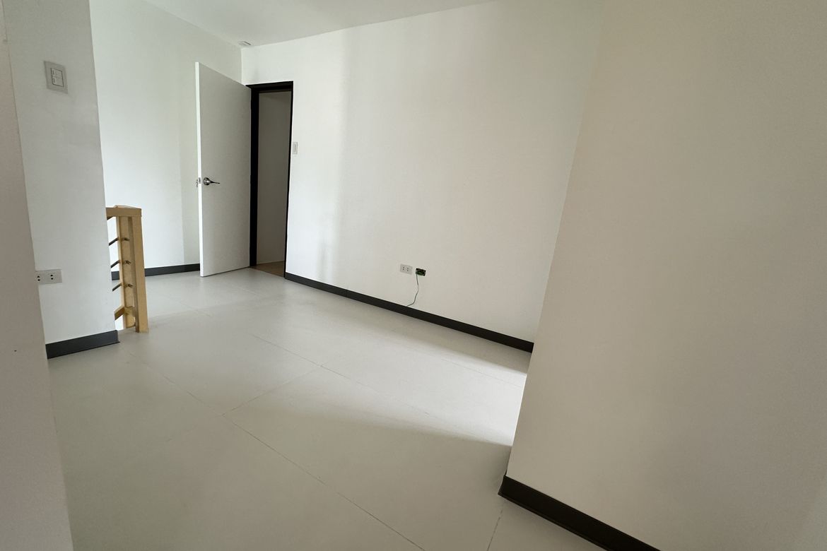4 Bedroom House for Sale in Dau, Mabalacat, Pampanga – photo 2