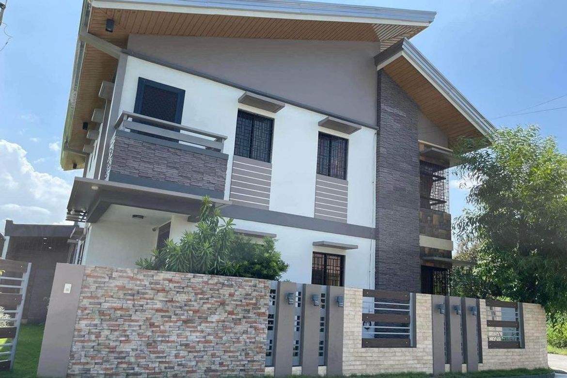 4 Bedroom House for Sale in Dita, Santa Rosa, Laguna – photo 2
