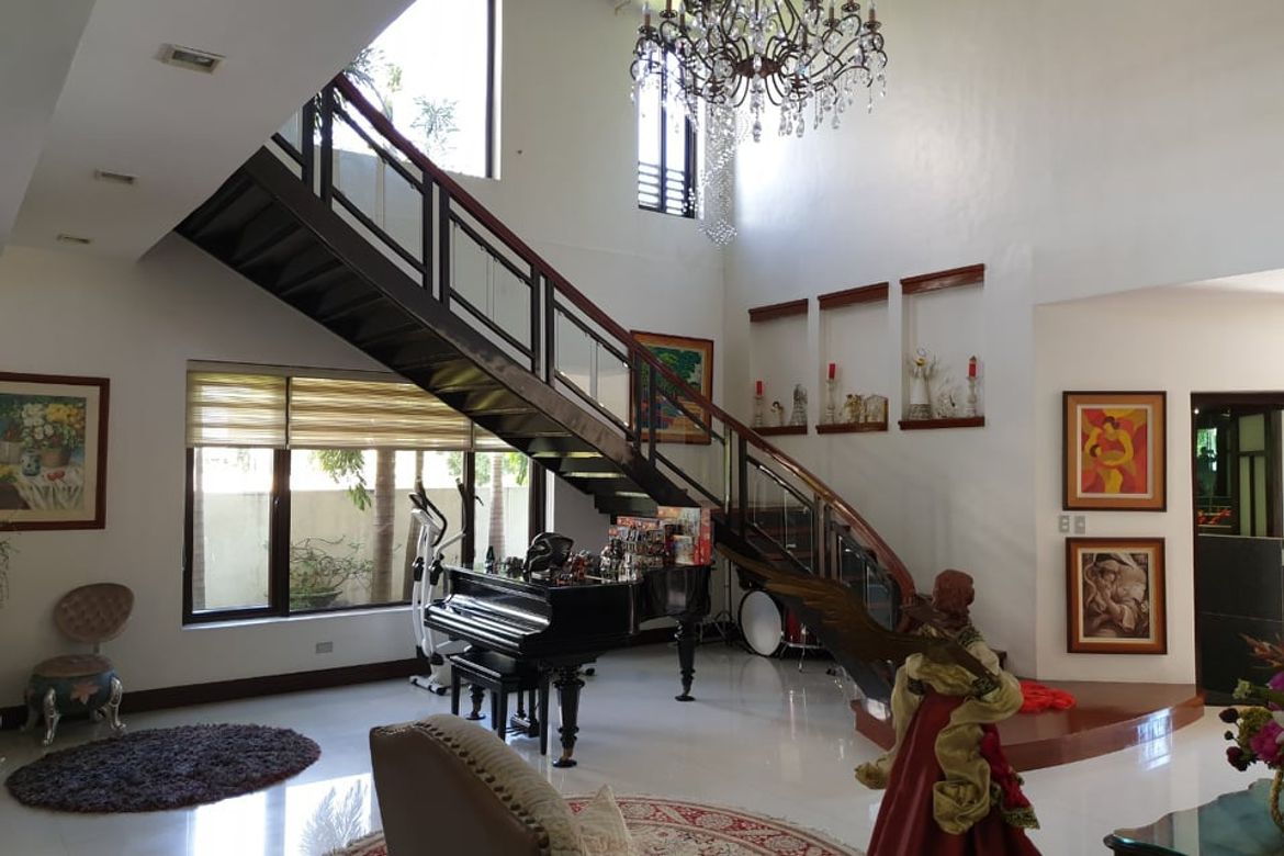 4 Bedroom House for Sale in Don Galo, Parañaque, Metro Manila