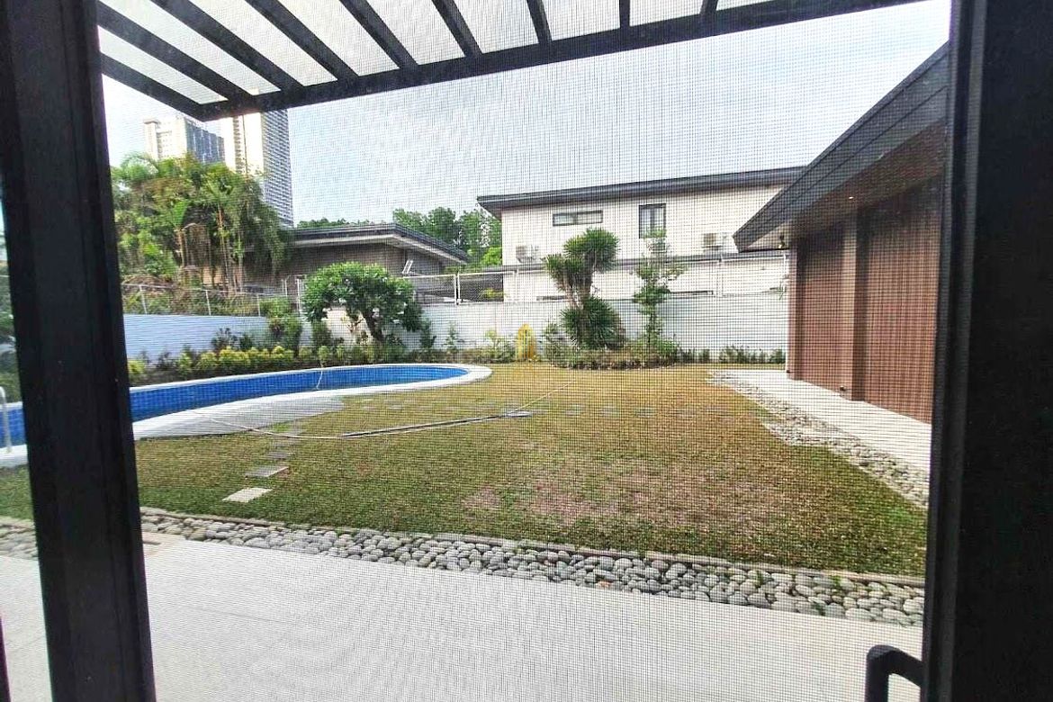4 Bedroom House for Sale in Greenhills, San Juan, Metro Manila near MRT-3 Santolan – photo 2