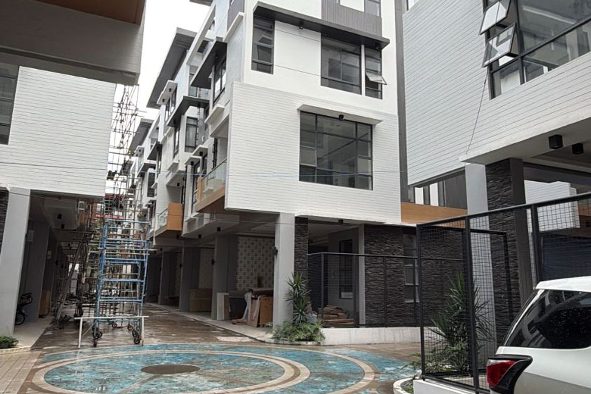 4 Bedroom House for Sale in Greenhills, San Juan, Metro Manila