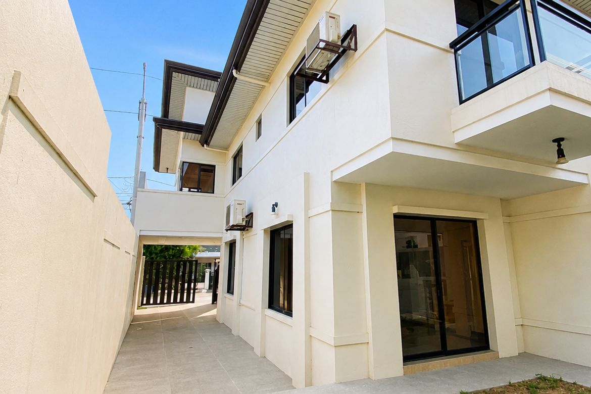 4 Bedroom House for Sale in Greenwoods Executive Village - Cainta, San Andres, Cainta, Rizal – photo 8