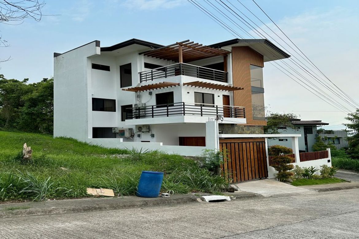 4 Bedroom House for Sale in Highlands Pointe, Dolores, Taytay, Rizal