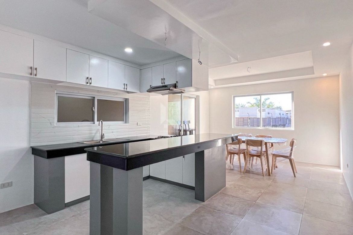 4 Bedroom House for Sale in Holy Spirit, Quezon City, Metro Manila – photo 7