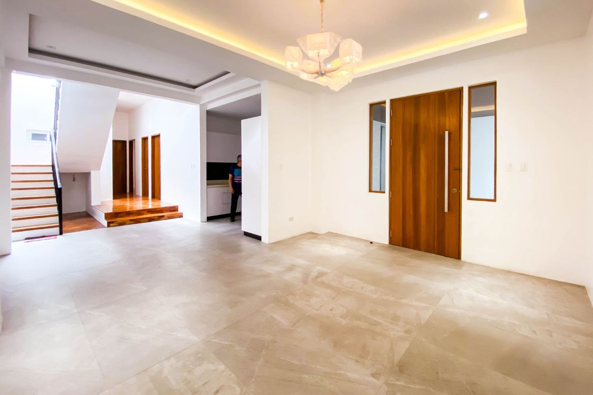 4 Bedroom House for Sale in Holy Spirit, Quezon City, Metro Manila – photo 6