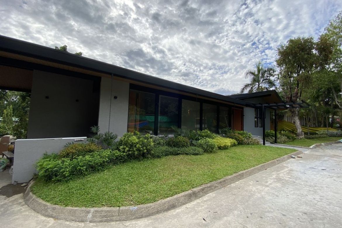 4 Bedroom House for Sale in Inchican, Silang, Cavite