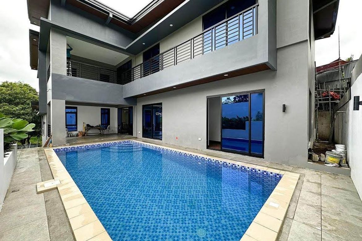 4 Bedroom House for Sale in Inchican, Silang, Cavite