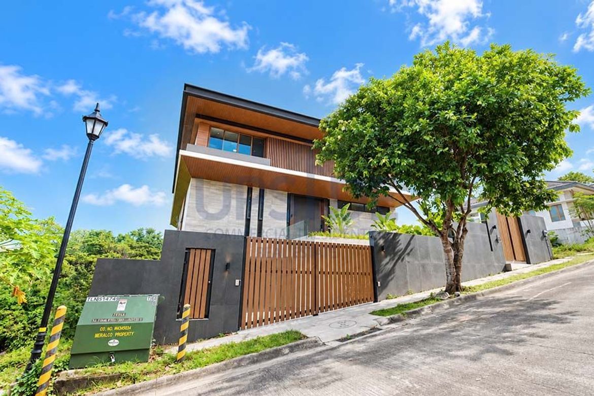 4 Bedroom House for Sale in Inchican, Silang, Cavite