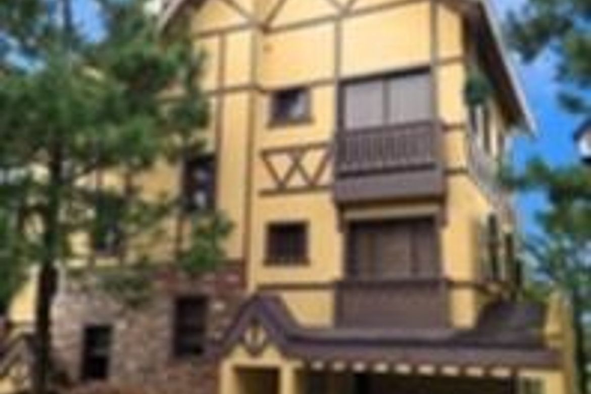 4 Bedroom House for Sale in Iruhin West, Tagaytay, Cavite