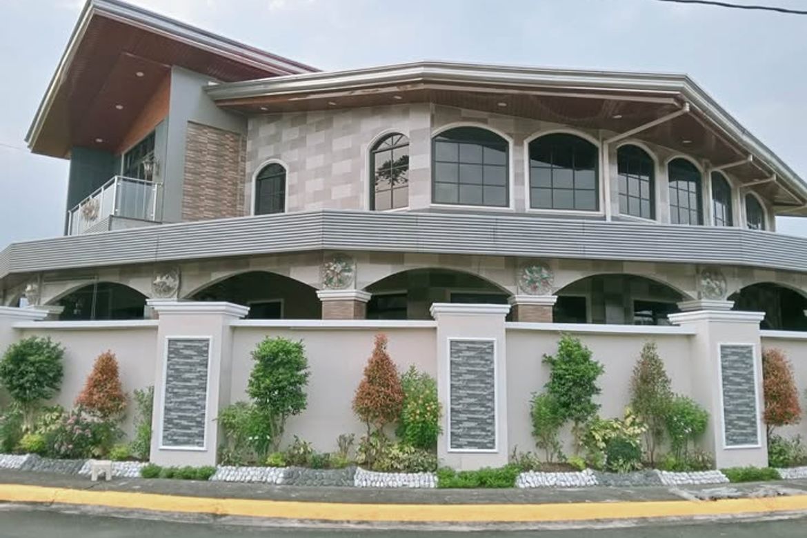 4 Bedroom House for Sale in Kaybagal South, Tagaytay, Cavite