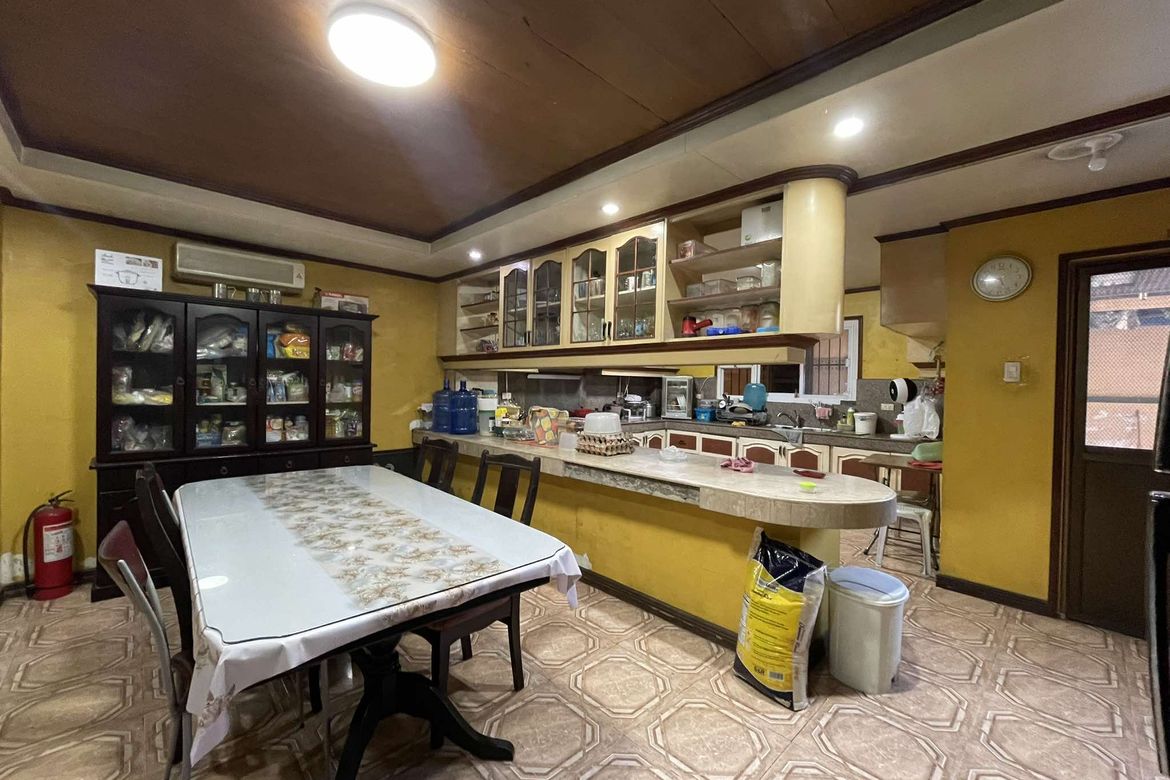 4 Bedroom House for Sale in Laging Handa, Quezon City, Metro Manila near MRT-3 Kamuning – photo 7