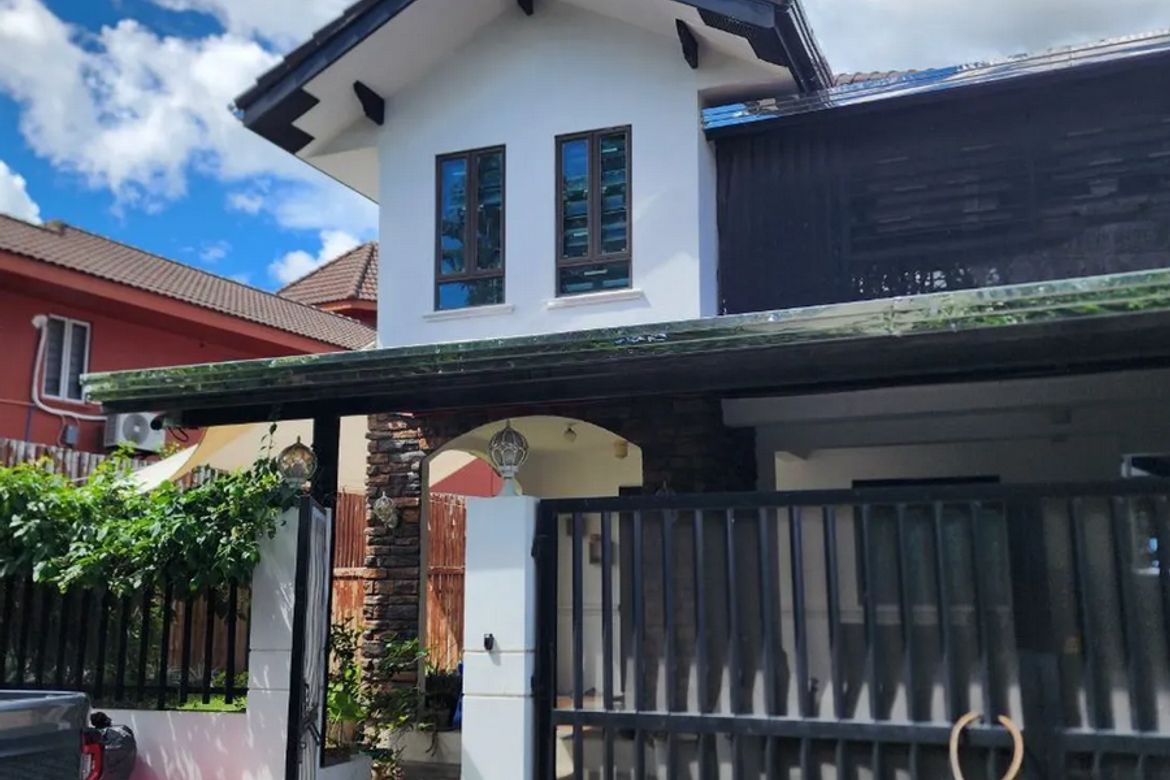 4 Bedroom House for Sale in Lantic, Carmona, Cavite