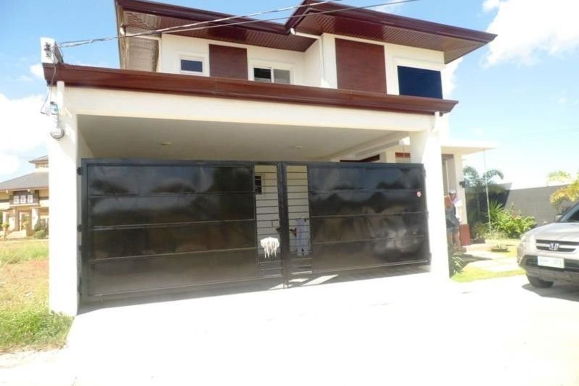 4 Bedroom House for Sale in Lourdes North West, Angeles, Pampanga