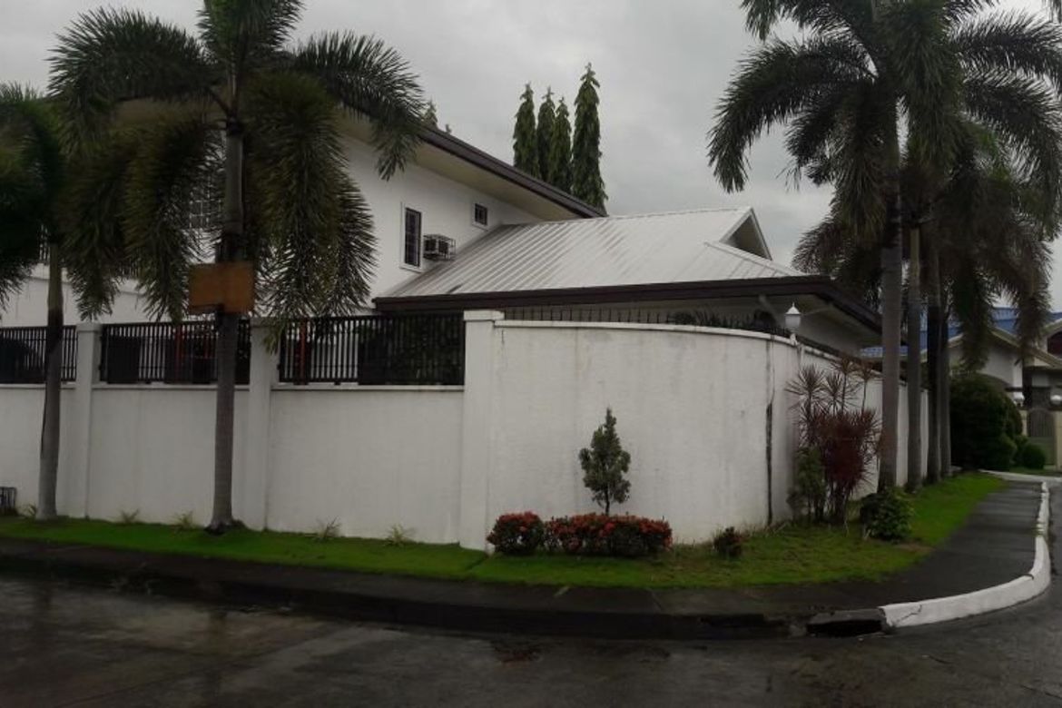 4 Bedroom House for Sale in Lourdes North West, Angeles, Pampanga