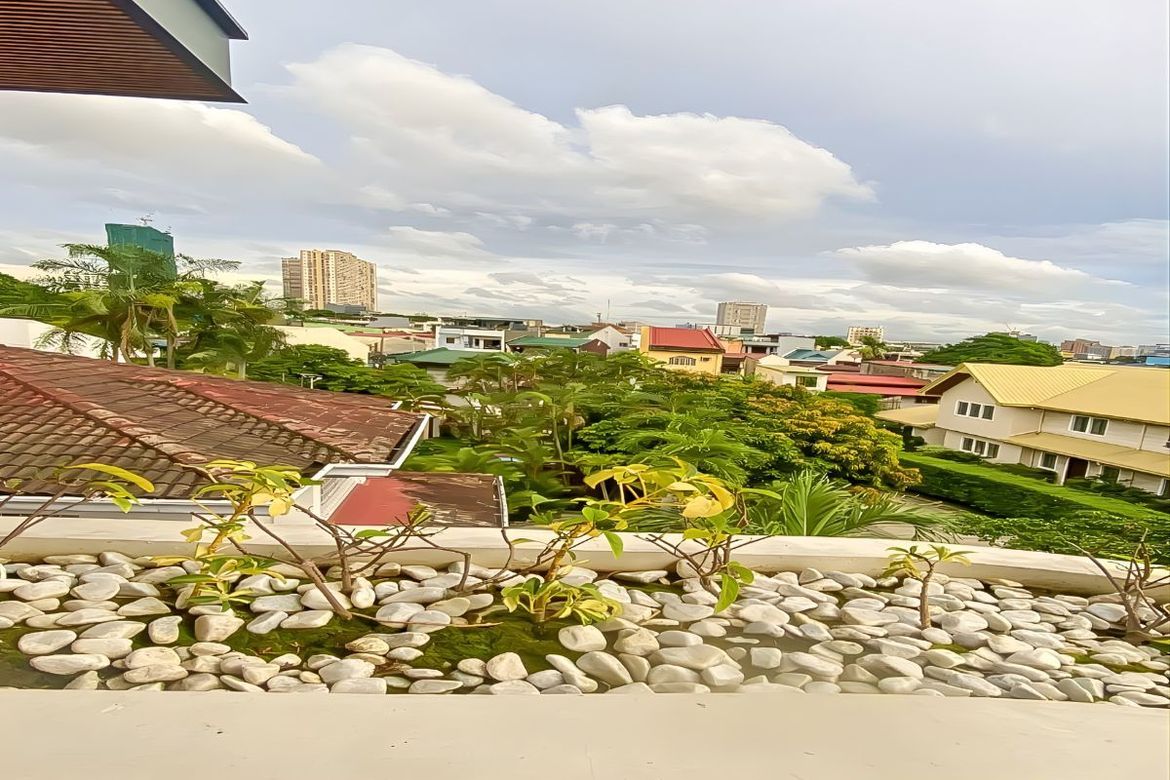 4 Bedroom House for Sale in Loyola Heights, Quezon City, Metro Manila – photo 2