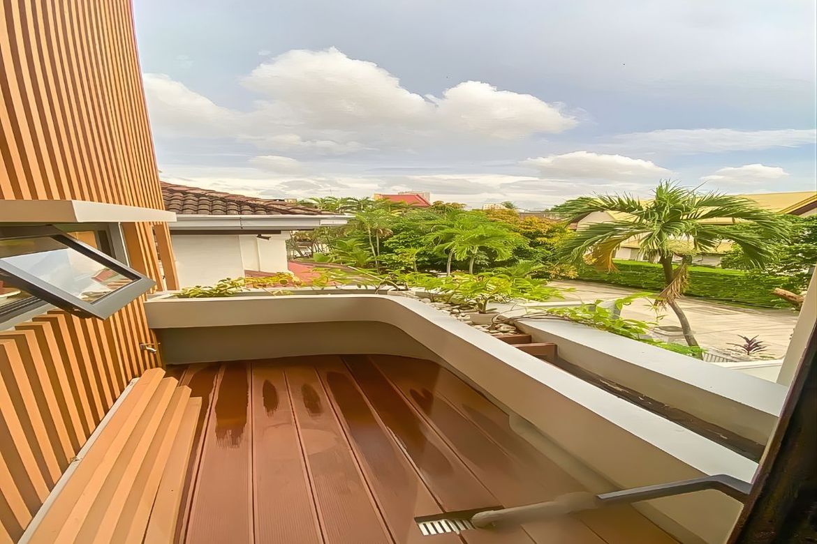 4 Bedroom House for Sale in Loyola Heights, Quezon City, Metro Manila – photo 3